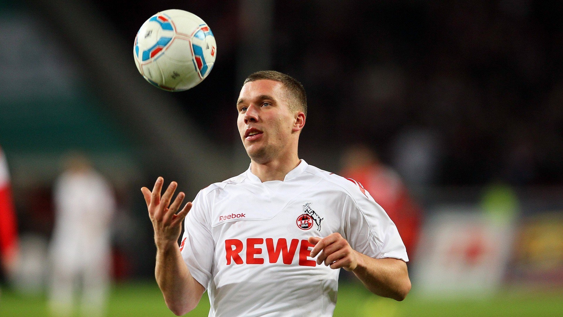 中国足球的场地设施建设标准化方案实施方案，足球场建设标准规范