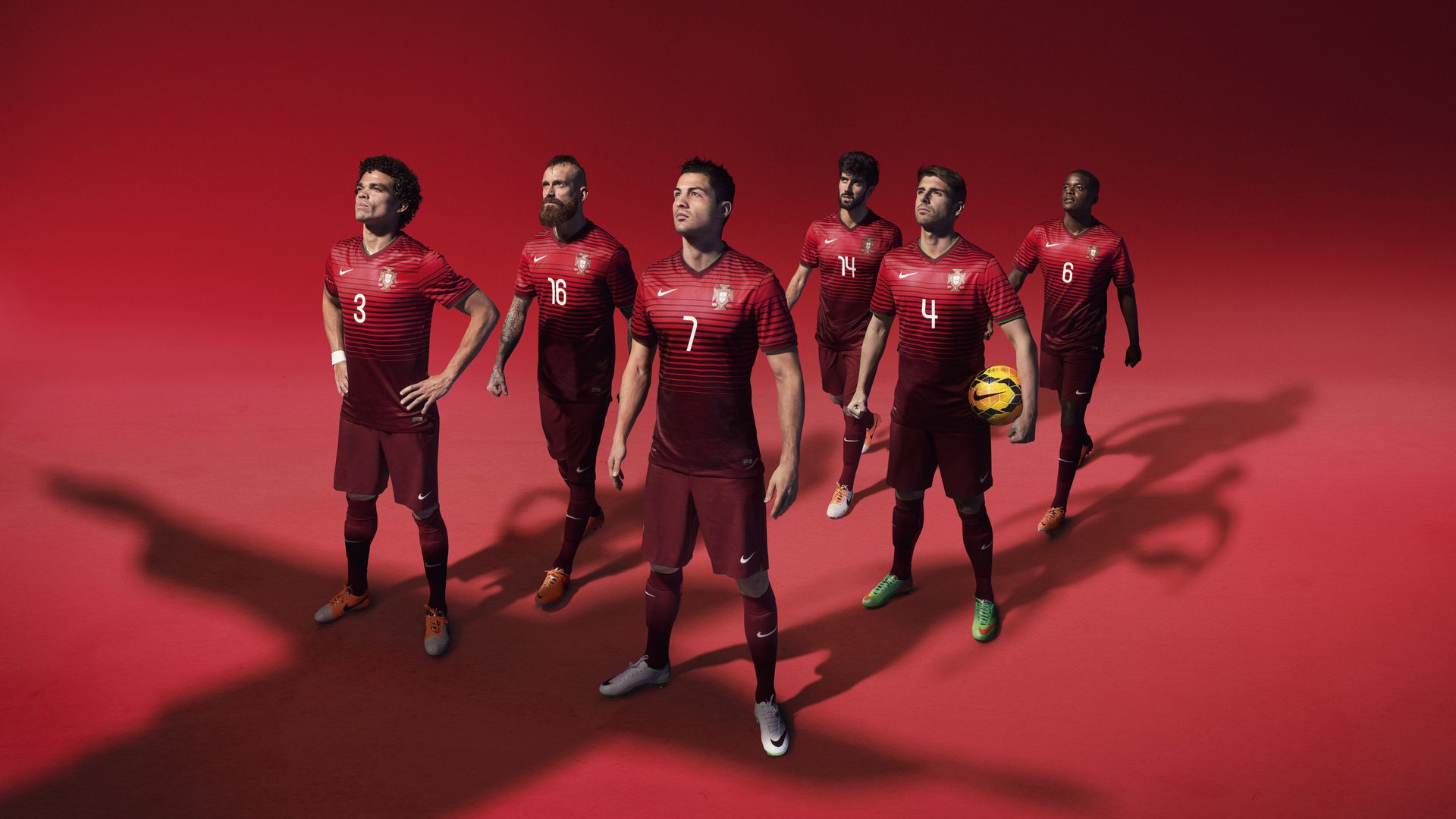 主帅要求球员提升配合，助球队迈向胜利，球队的主帅是什么意思