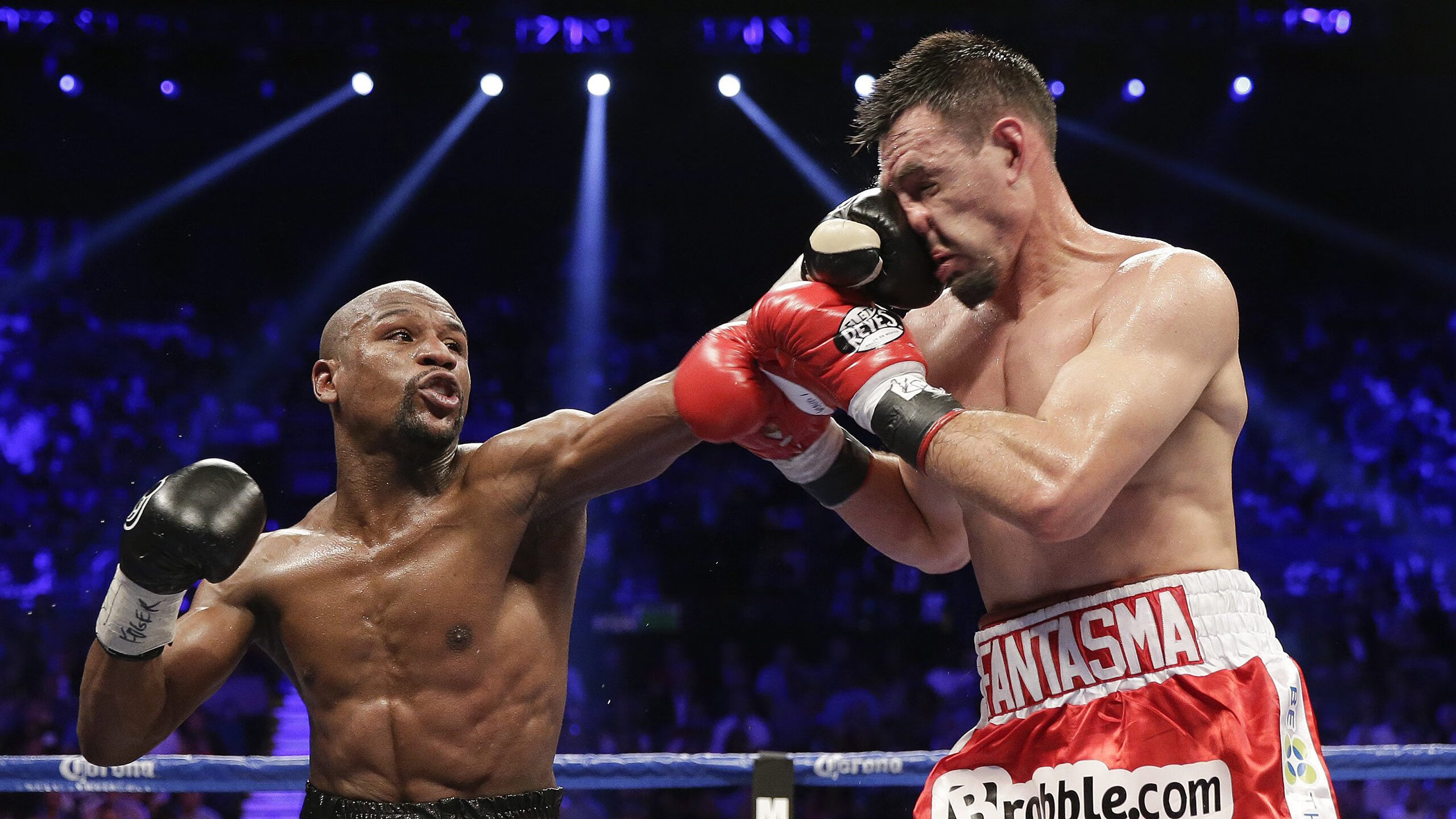 历史上的今日：足球场上的那些动人瞬间，足球场上的经典时刻