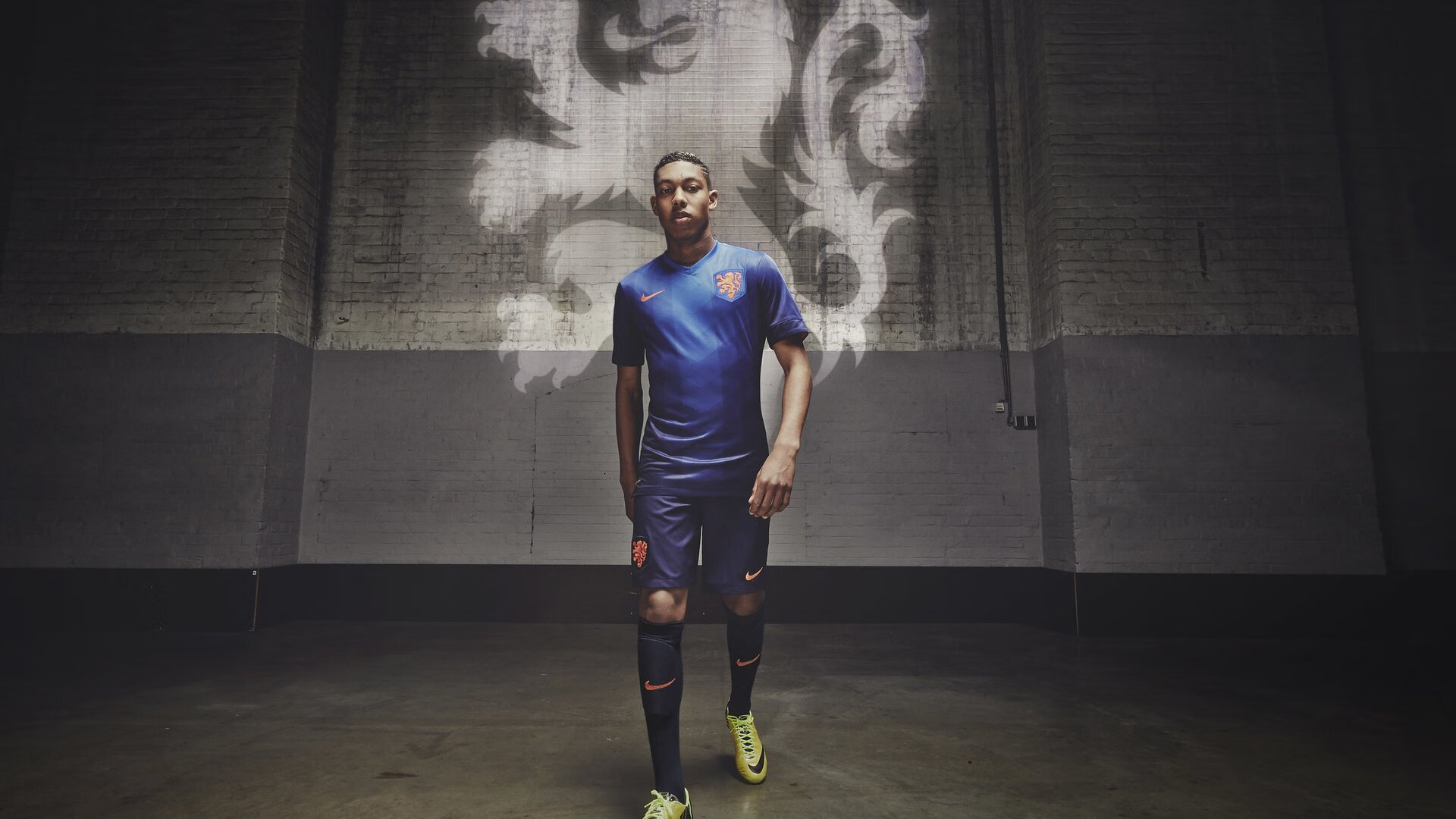 对手在比赛中采取突击战术试图扳回比分，用对手的招式打败对手